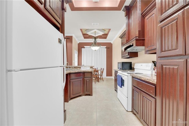 Building Photo - 19 N Dogwood St