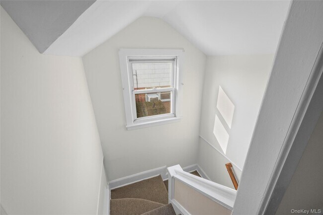 Building Photo - 39 Stewart St