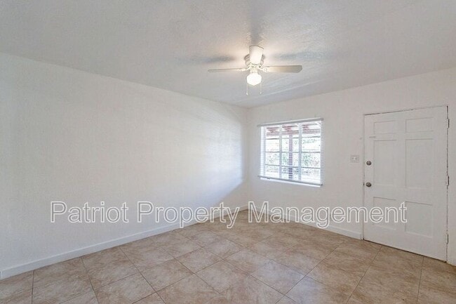 Building Photo - 928 W McDowell Rd