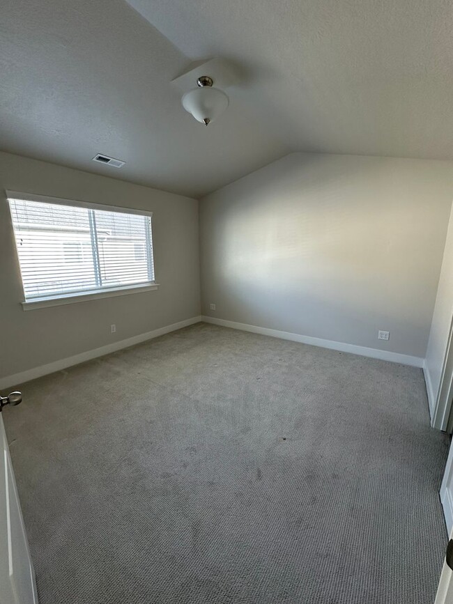 Building Photo - Beautiful Lehi townhome for rent!