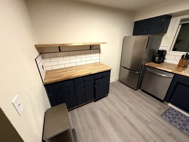 Building Photo - 720 N 10th St