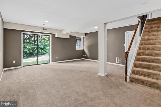 Building Photo - 11620 Havenner Rd