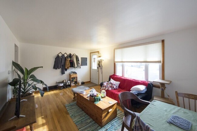 Building Photo - 117 N Butz St