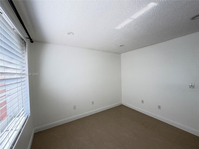 Building Photo - 3375 W 76th St