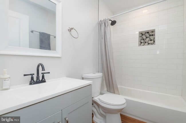 Building Photo - 508 N Linwood Ave