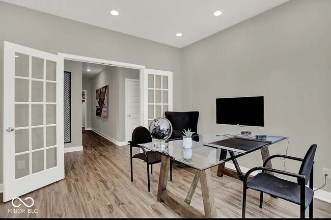 Building Photo - 16935 Sherwin Ct