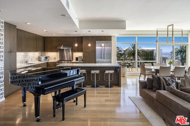 Building Photo - 1705 Ocean Ave