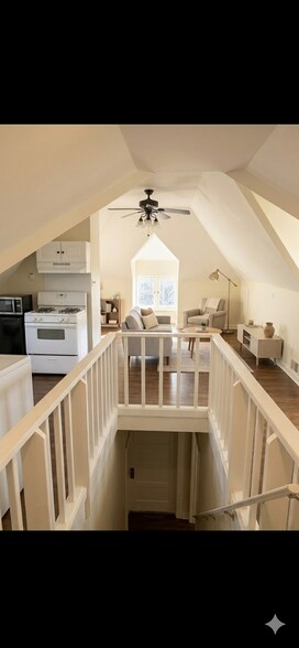 Building Photo - 2098 Court Ave