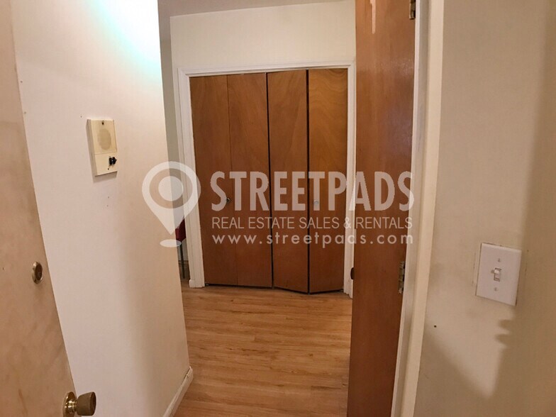 Building Photo - 2018 Commonwealth Avenue