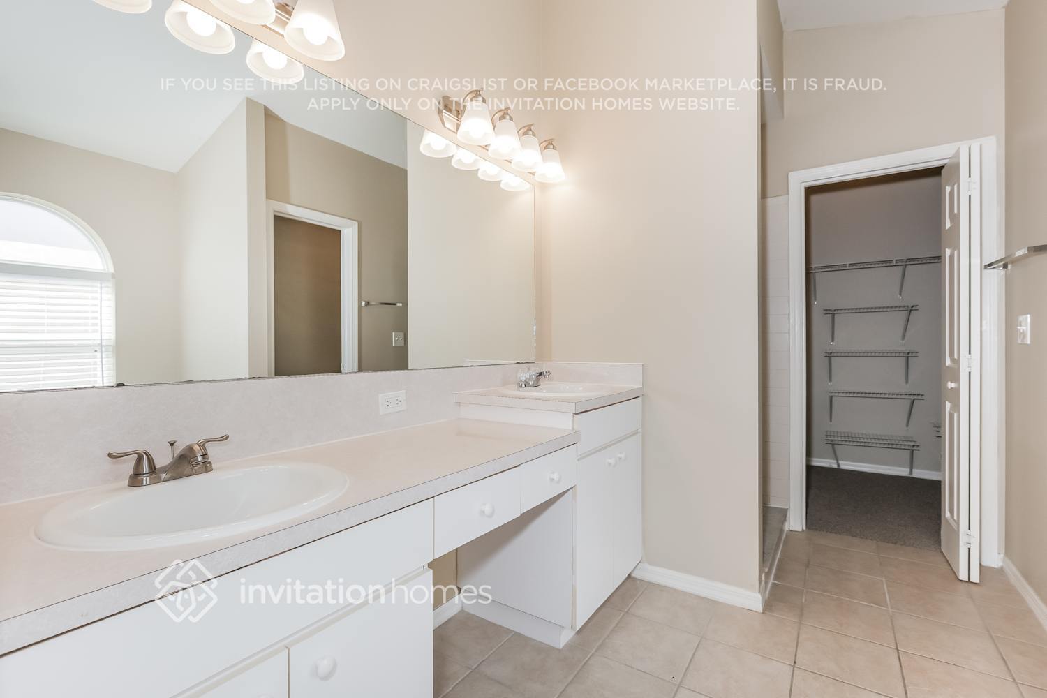 Building Photo - 407 Sand Ridge Dr