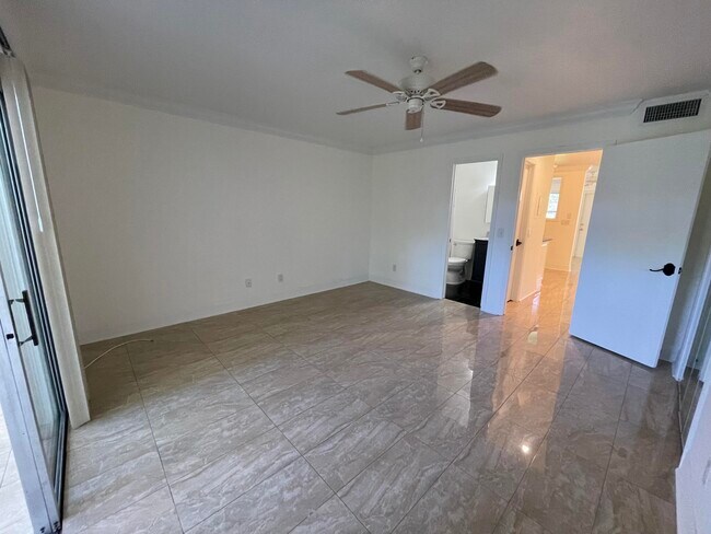 Building Photo - 1225 NW 21st St