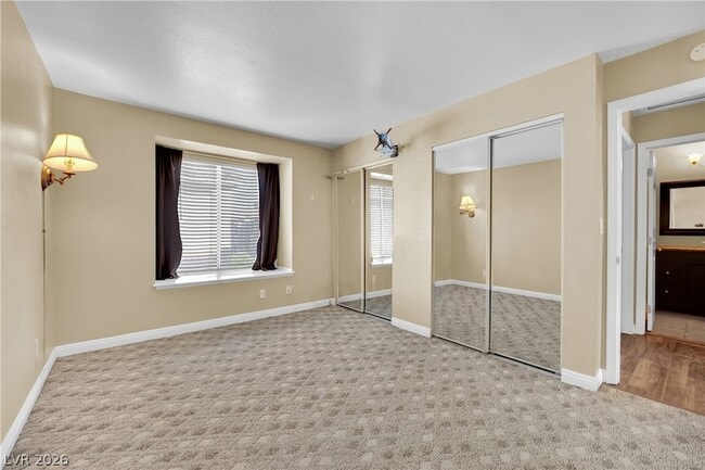 Building Photo - 7300 W Pirates Cove Rd