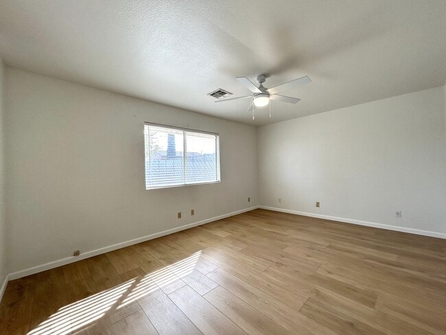 Building Photo - AVAILABLE NOW!! 3 Bedroom 2 Bathroom Home in Yucca Valley!! MOVE IN SPECIAL HALF OFF ONE MONTH'S ...