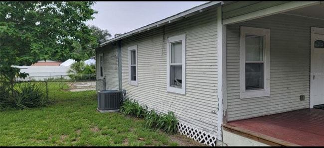 Building Photo - 8520 N Brooks St