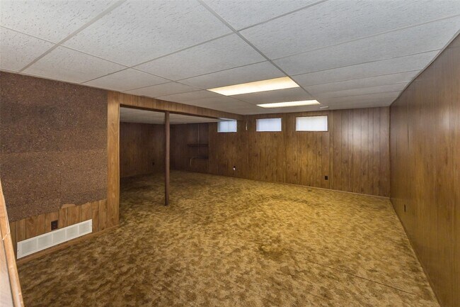 Building Photo - 2285 Hill House Rd