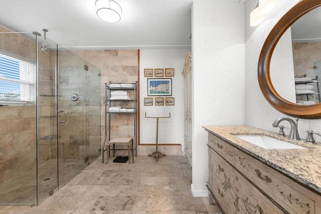 Building Photo - 3211 Karen Dr