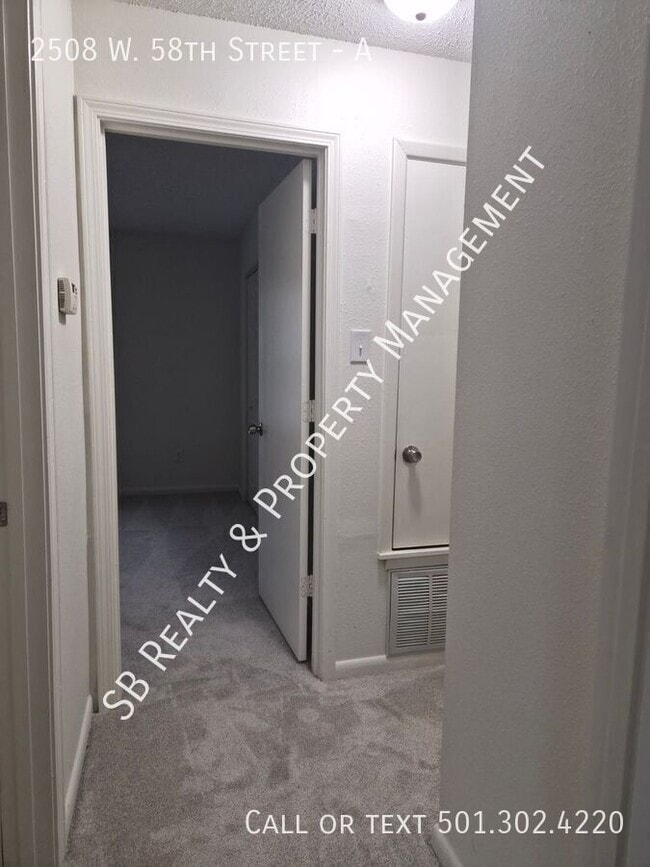 Building Photo - 2508 W 58th St