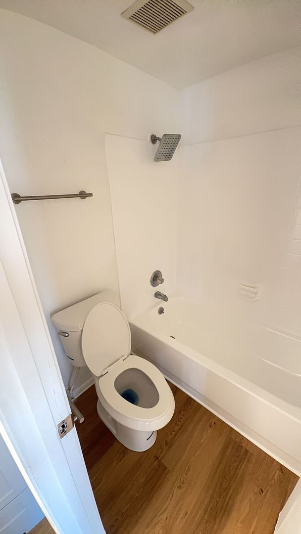 Building Photo - Recently renovated 3 bedroom, 2 bathroom, 2 car garage home for rent in Town 'n' Country.