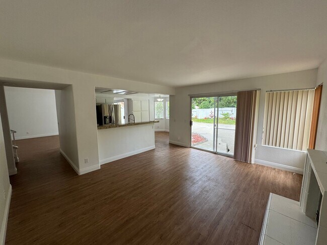 Building Photo - 1423 Portofino Dr