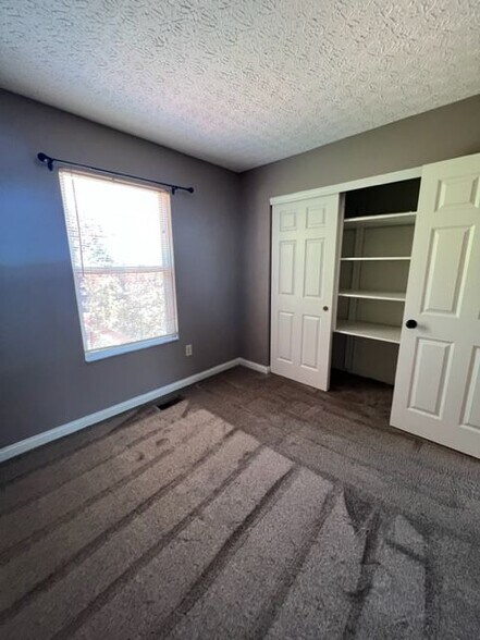 Building Photo - 2800 Pheasant Field Dr