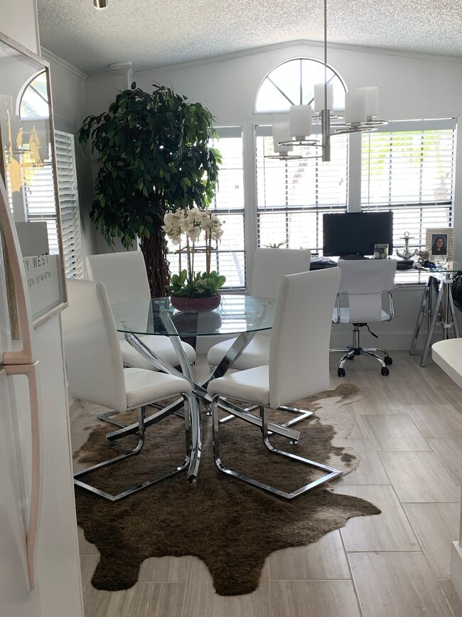 Building Photo - 55 Boca Chica Rd