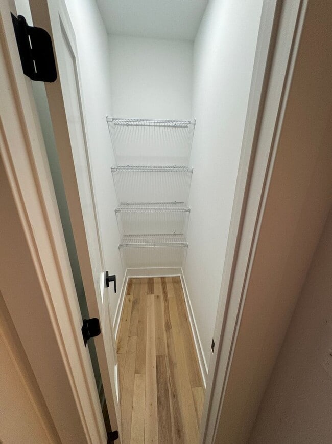 Building Photo - 2 Bedroom - Weiland Park