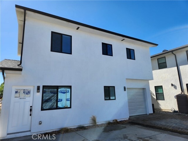 Building Photo - 18252 Saticoy St