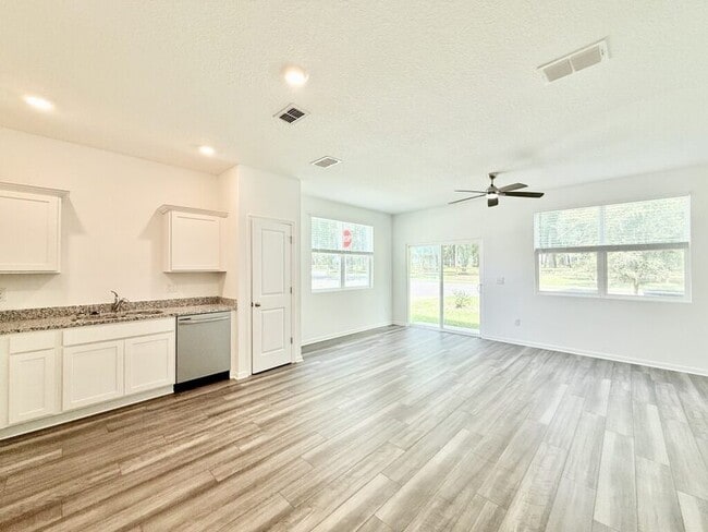 Building Photo - 38057 Elby Ln