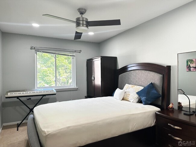 Building Photo - 107 Thoreau Dr