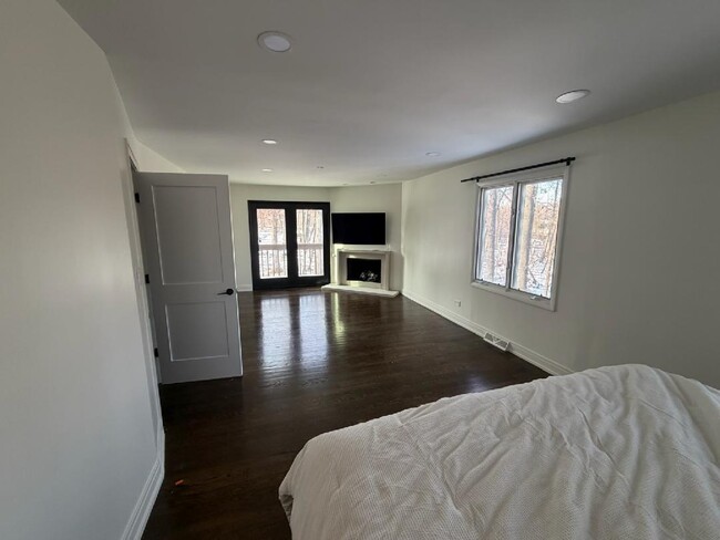 Building Photo - 12316 S 82nd Ave