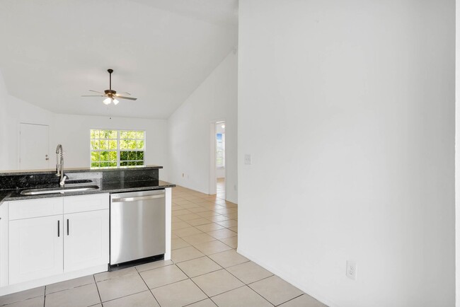 Building Photo - Spacious 2/2 Condo In Lancelot at Winter Park