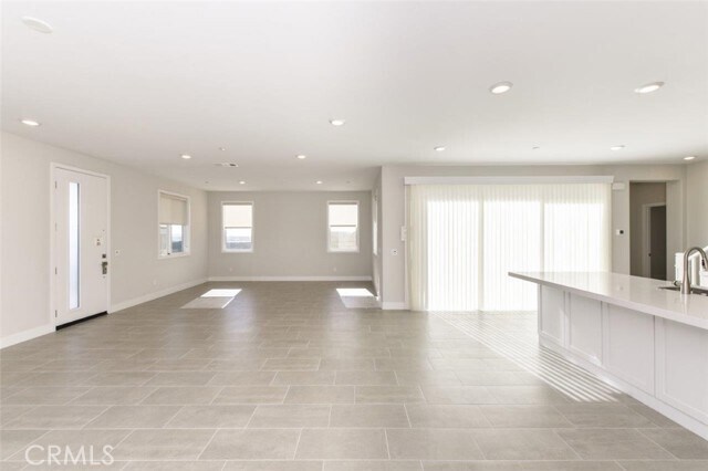 Building Photo - 132 Chorus