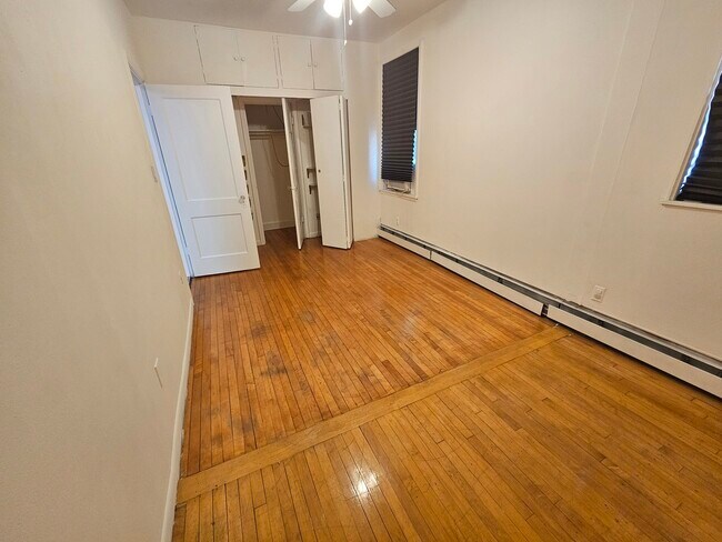 Building Photo - 4519 N Artesian Ave