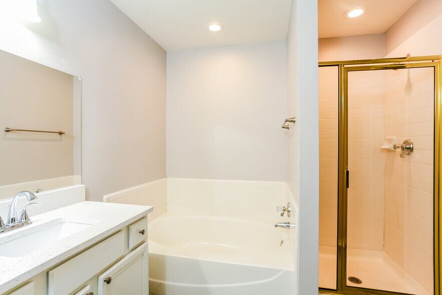 Building Photo - 2716 Wild Grove Ln