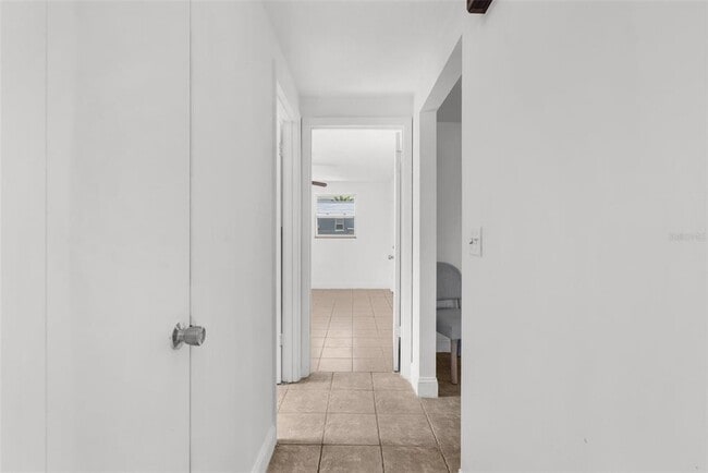 Building Photo - 5330 Poinsettia Dr