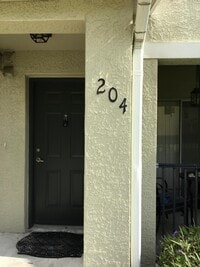 Building Photo - 122 SW Peacock Blvd