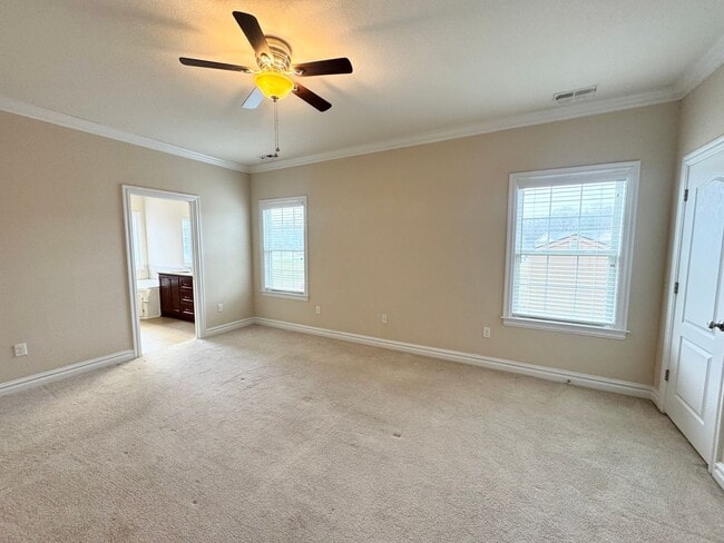 Building Photo - 125 Tulip Tree Dr