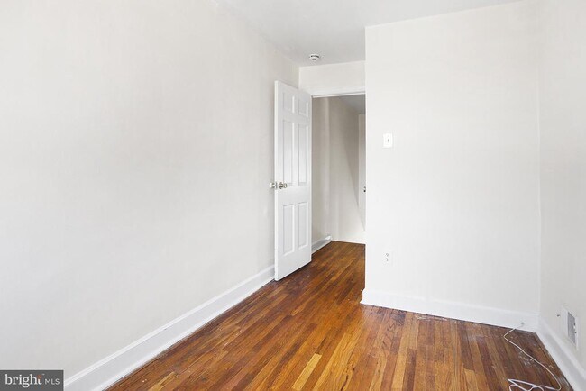 Building Photo - 253 Childs Ave