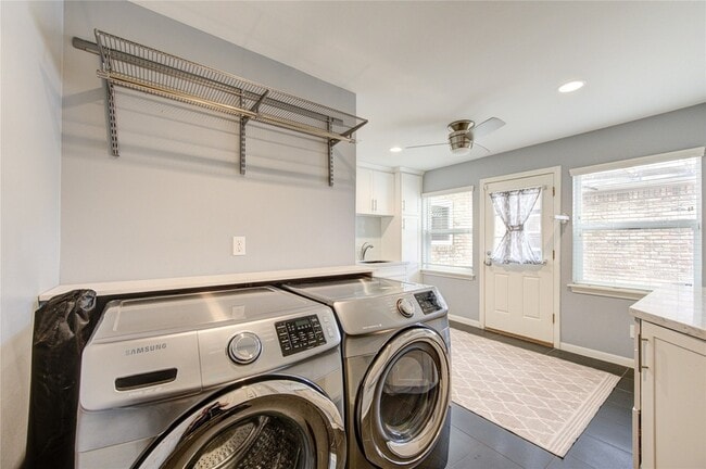 Building Photo - 15739 Fleetwood Oaks Dr