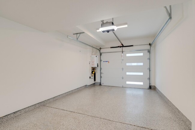 Building Photo - 1416 Venice Ter