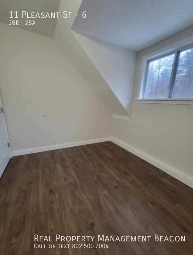 Building Photo - 11 Pleasant St