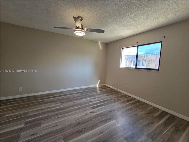 Building Photo - 121 San Remo Blvd