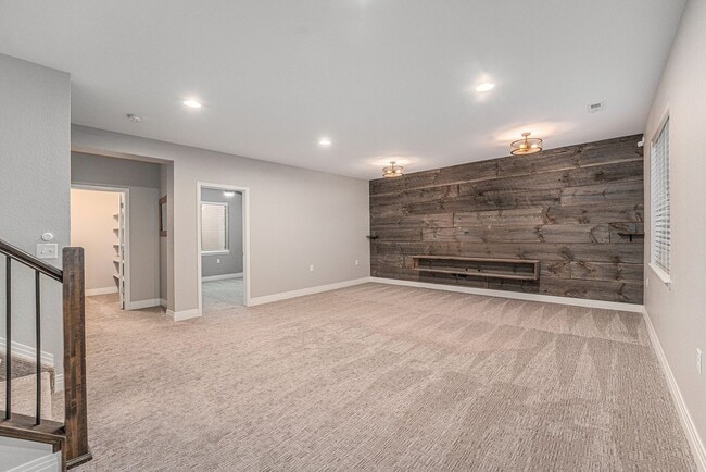 Building Photo - 3 bed/3 bath Amazing House close to Stanle...