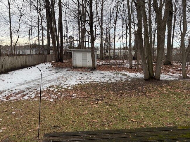 Building Photo - 112-116 EAP