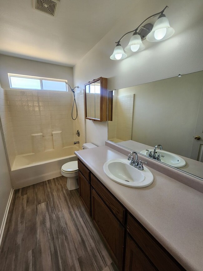 Building Photo - Charming 3 Bedroom Nipomo Home