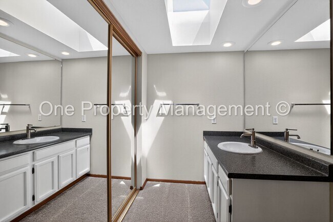 Building Photo - 614 SE 130th Ct