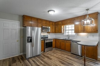 Building Photo - Spacious 3 Bedroom · 2 Bath Home in Chatta...
