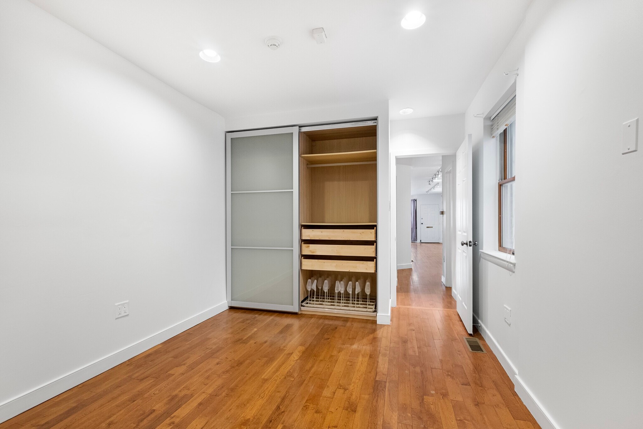 Building Photo - 532 S 15th St