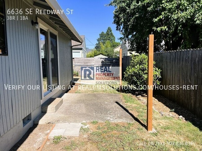 Building Photo - 6636 SE Reedway St