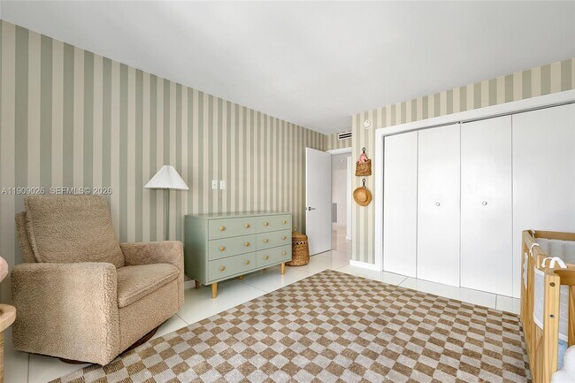 Building Photo - 1111 Crandon Blvd